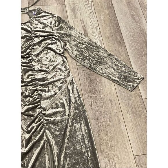 Future Collective faux crushed velvet, silver/gray long maxi dress size 2X - Picture 3 of 12
